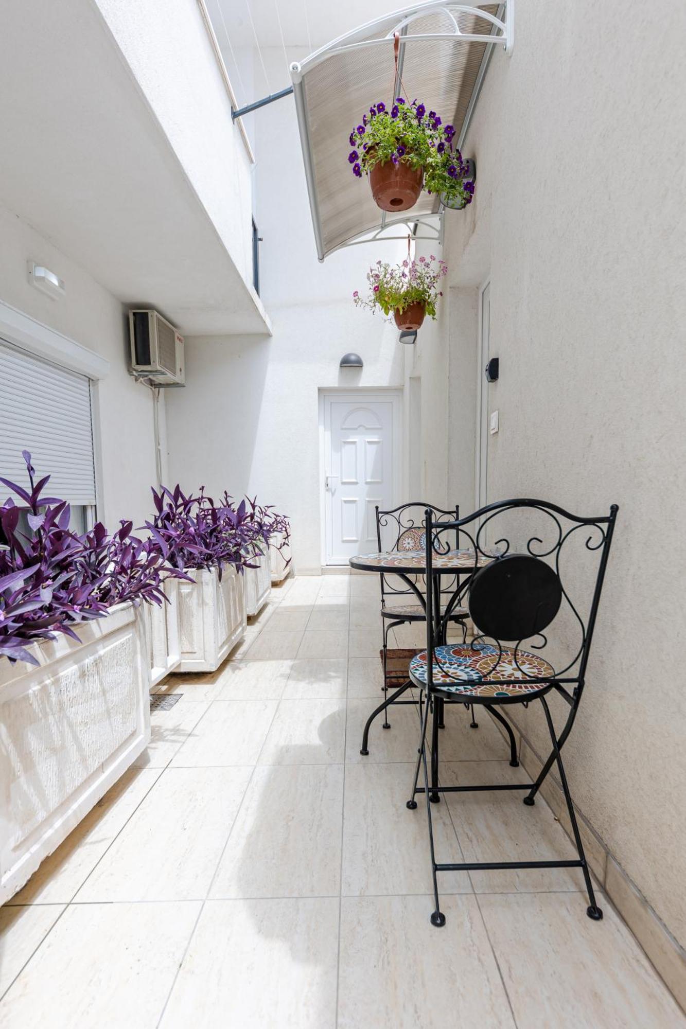 House Niko M With 6 Apartments Split Zewnętrze zdjęcie