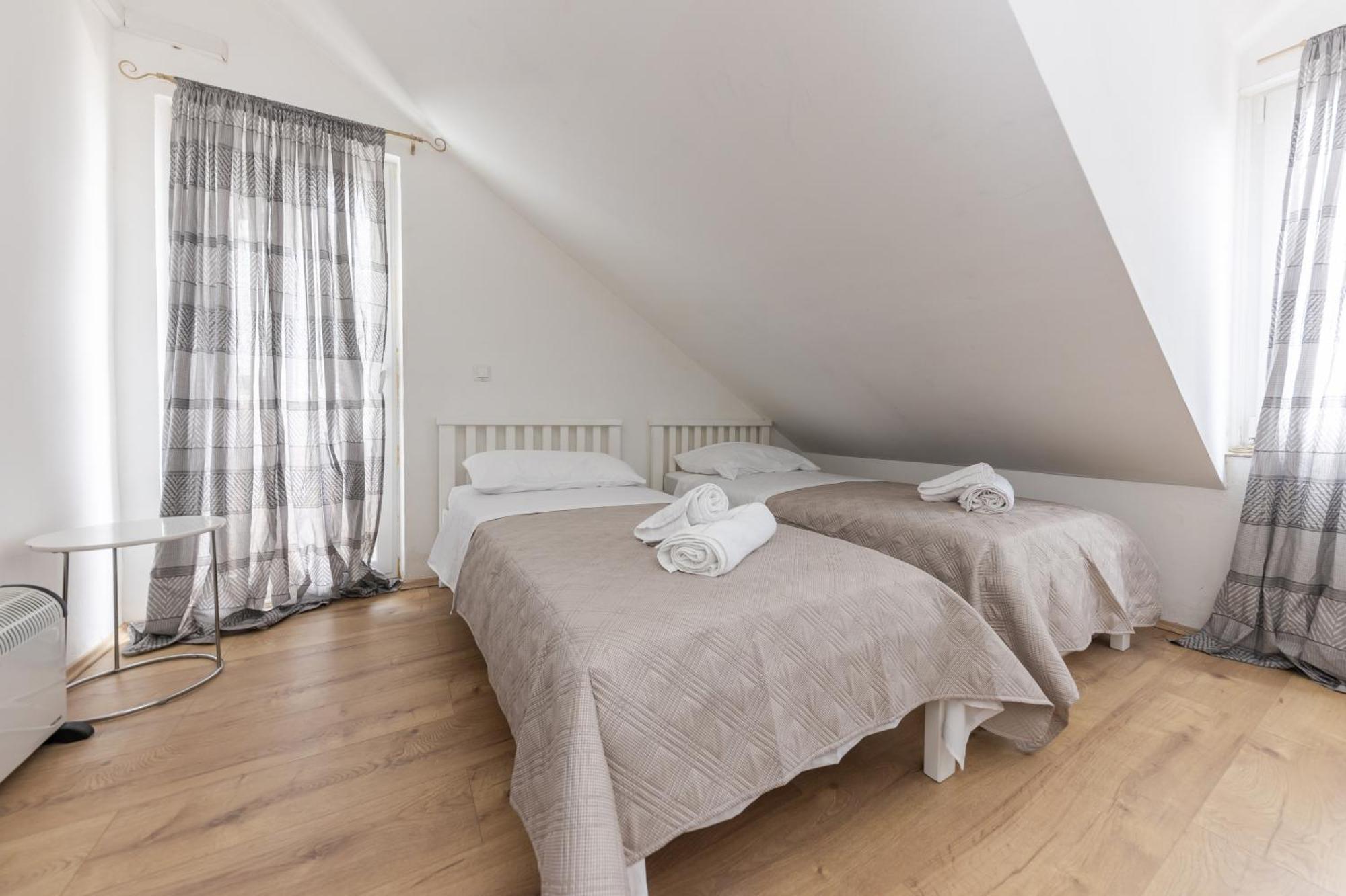 House Niko M With 6 Apartments Split Zewnętrze zdjęcie