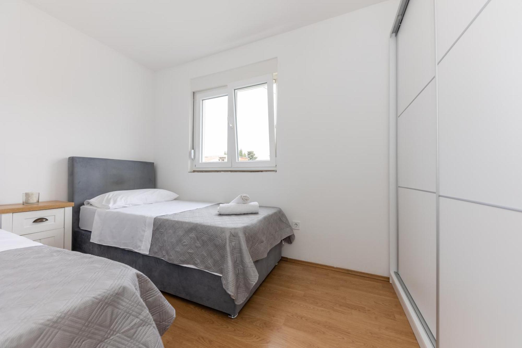 House Niko M With 6 Apartments Split Zewnętrze zdjęcie