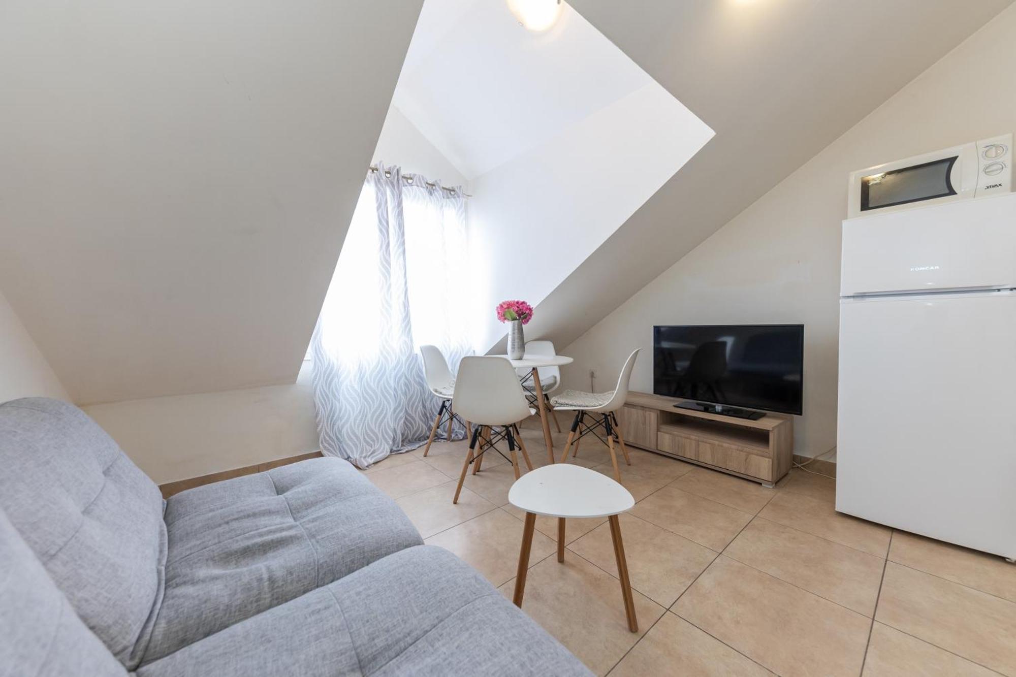 House Niko M With 6 Apartments Split Zewnętrze zdjęcie