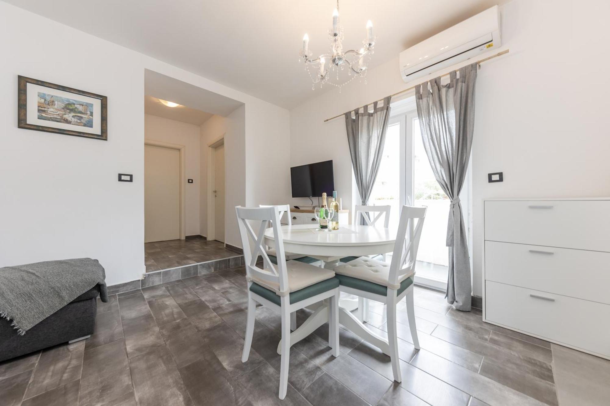 House Niko M With 6 Apartments Split Zewnętrze zdjęcie