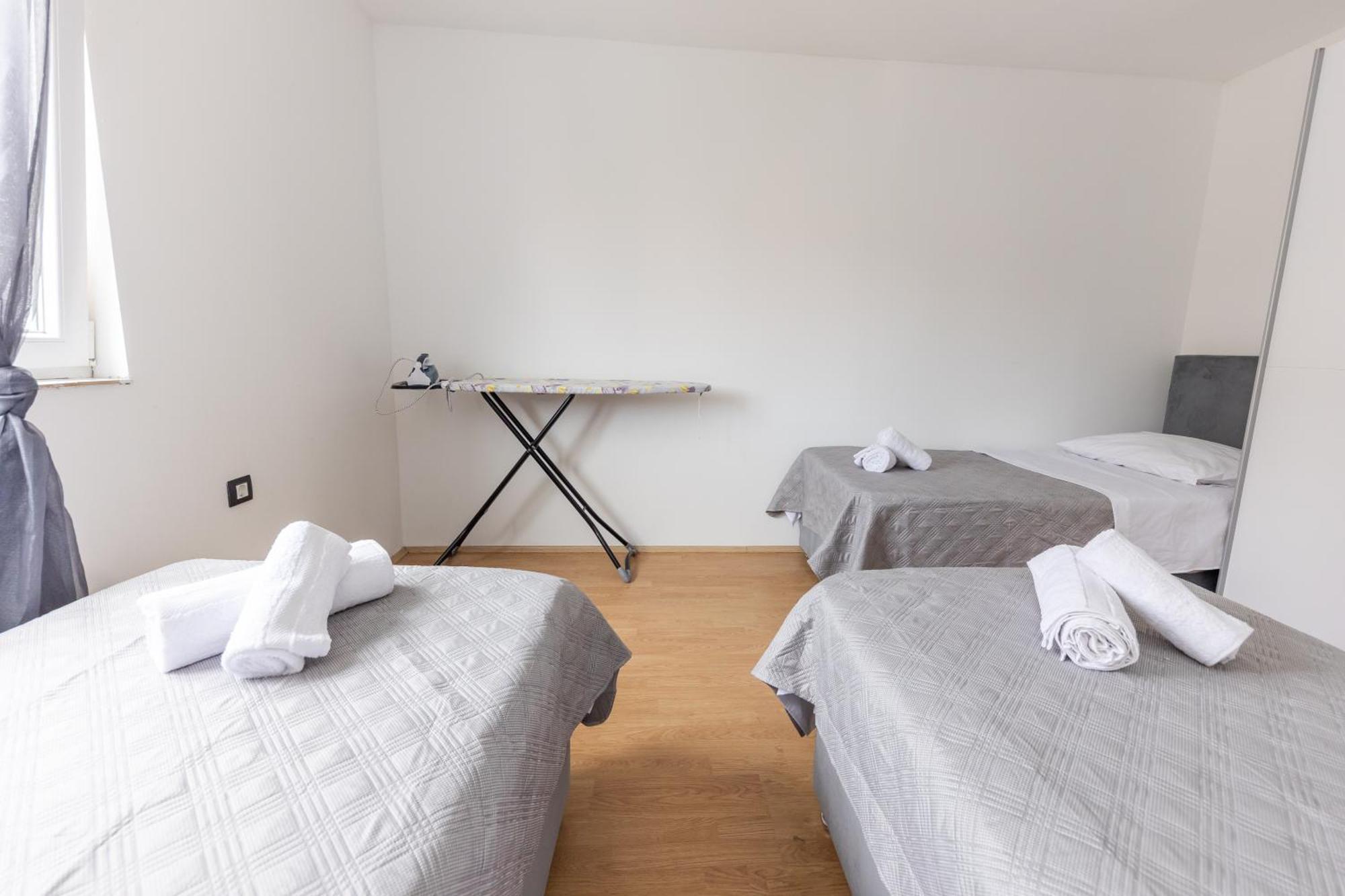 House Niko M With 6 Apartments Split Zewnętrze zdjęcie